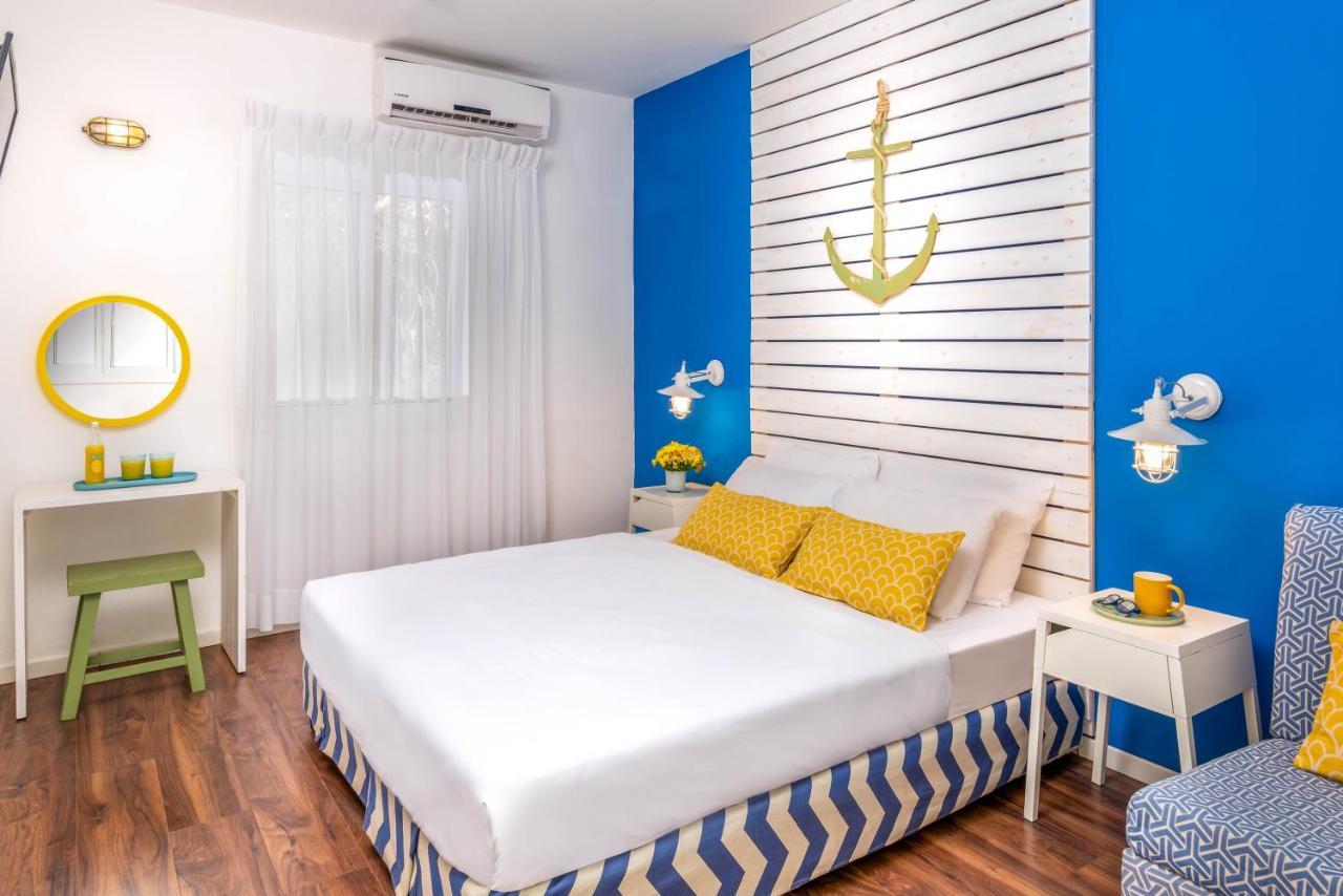 Travel Hotel Гешер-Хазив Экстерьер фото
