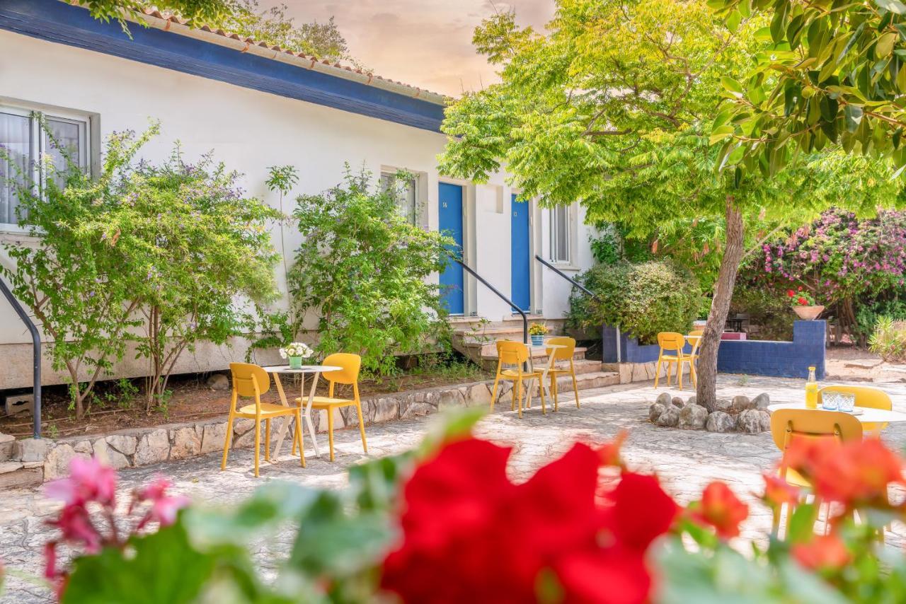 Travel Hotel Гешер-Хазив Экстерьер фото